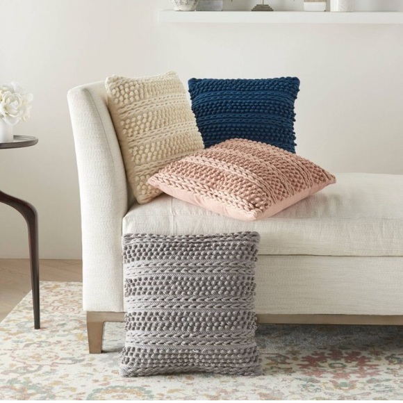 Blush throw pillow - Picture 5 of 5